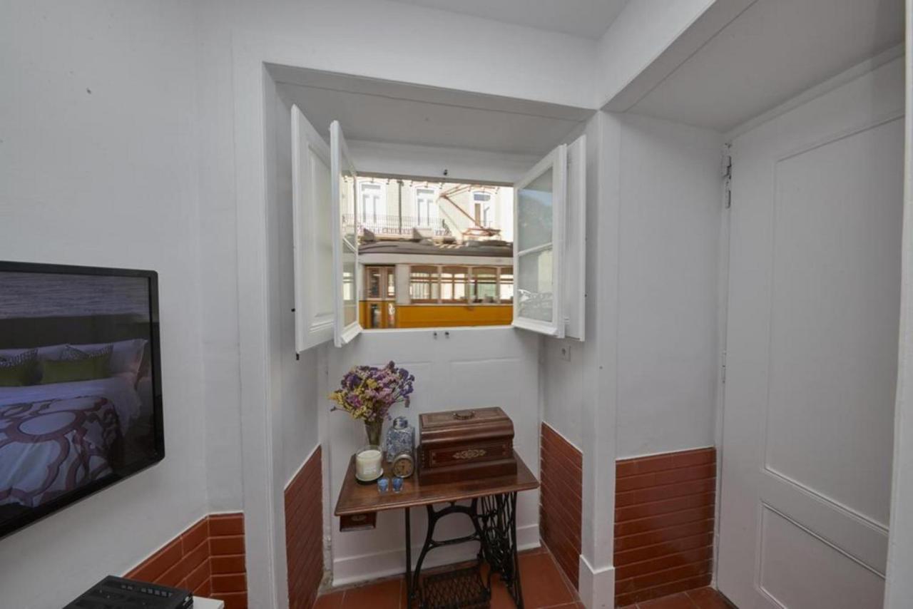 Lx Factory Apartment! Outside Terrace Лиссабон Экстерьер фото